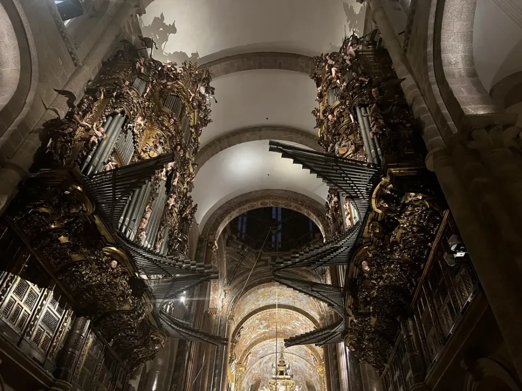 órgano de la Catedral de Santiago de Compostela interior barroco